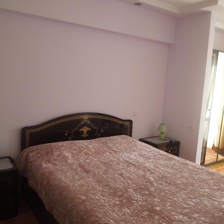 Nellie'S Apartment Batumi Kültér fotó