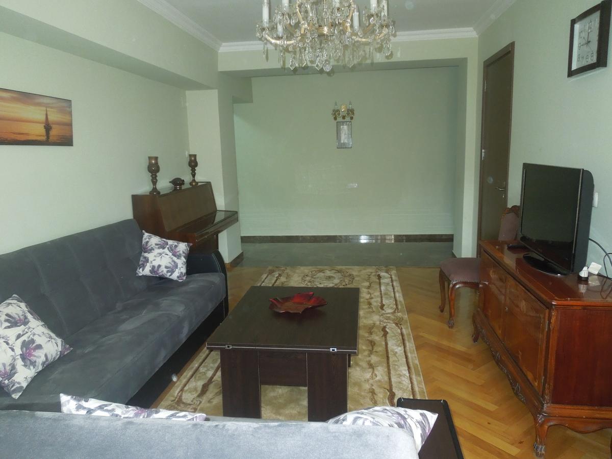 Nellie'S Apartment Batumi Kültér fotó